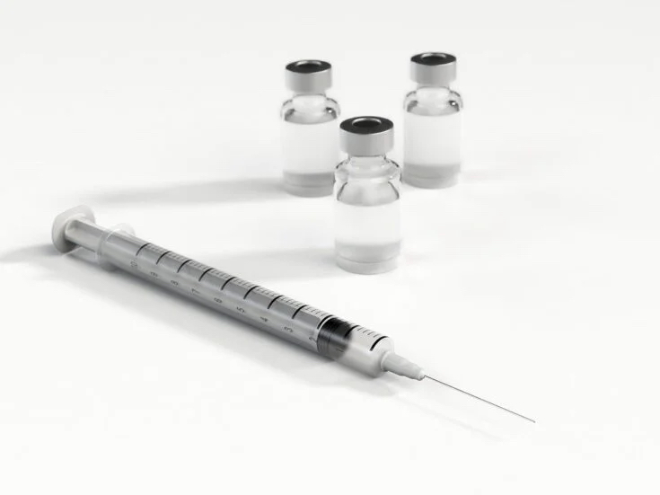 syringe-gb9e26a973_1280-735x551